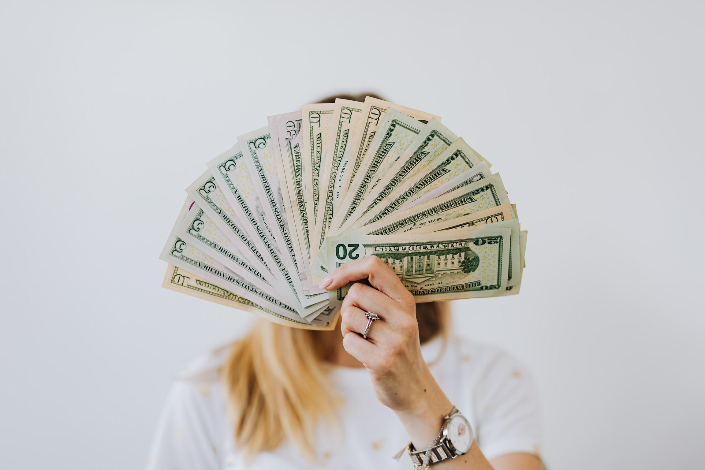 ゴミの中から1600万円！拾った人はいくら貰える？