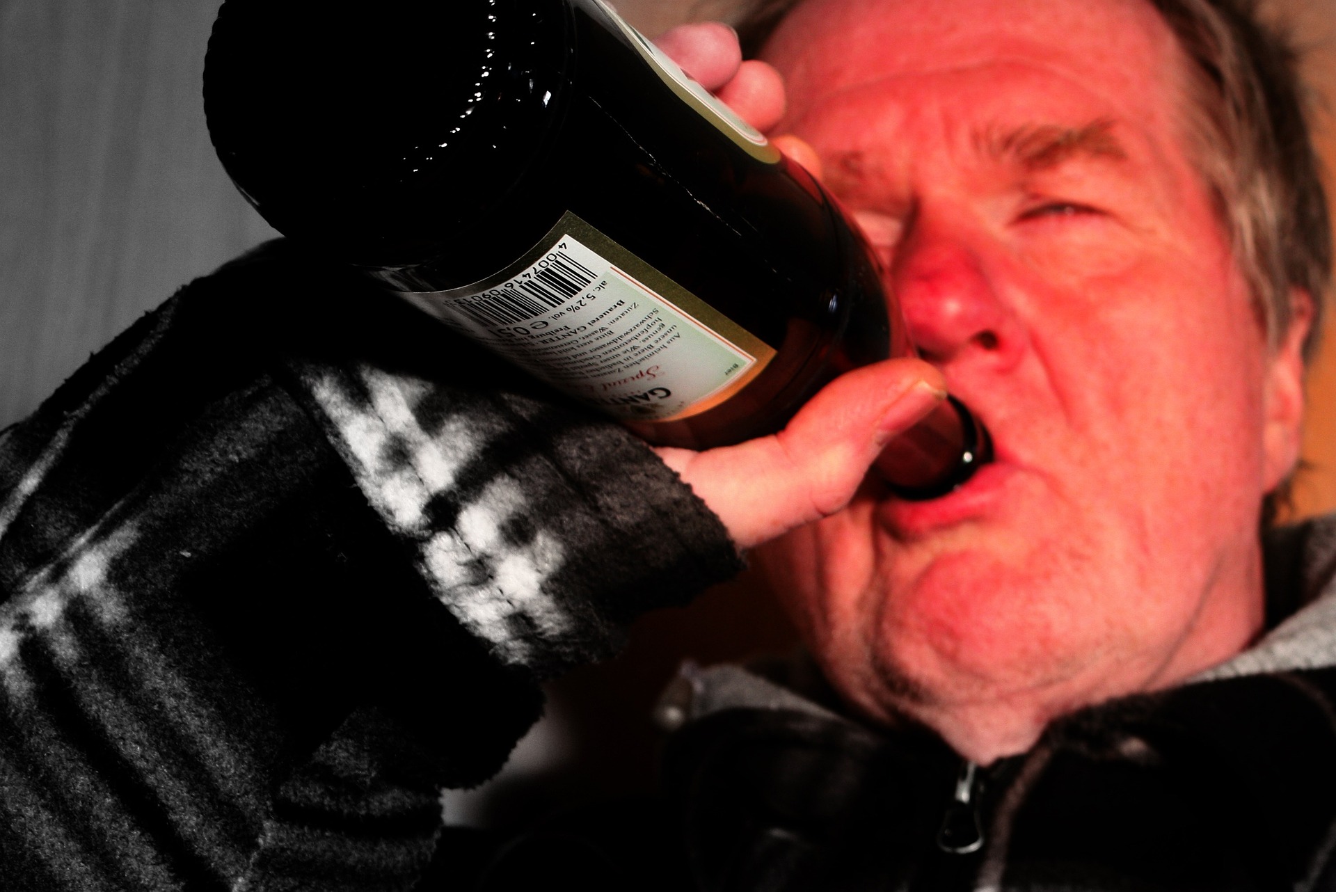 食事パターンは飲酒量で変化する、順天堂大が明らかに