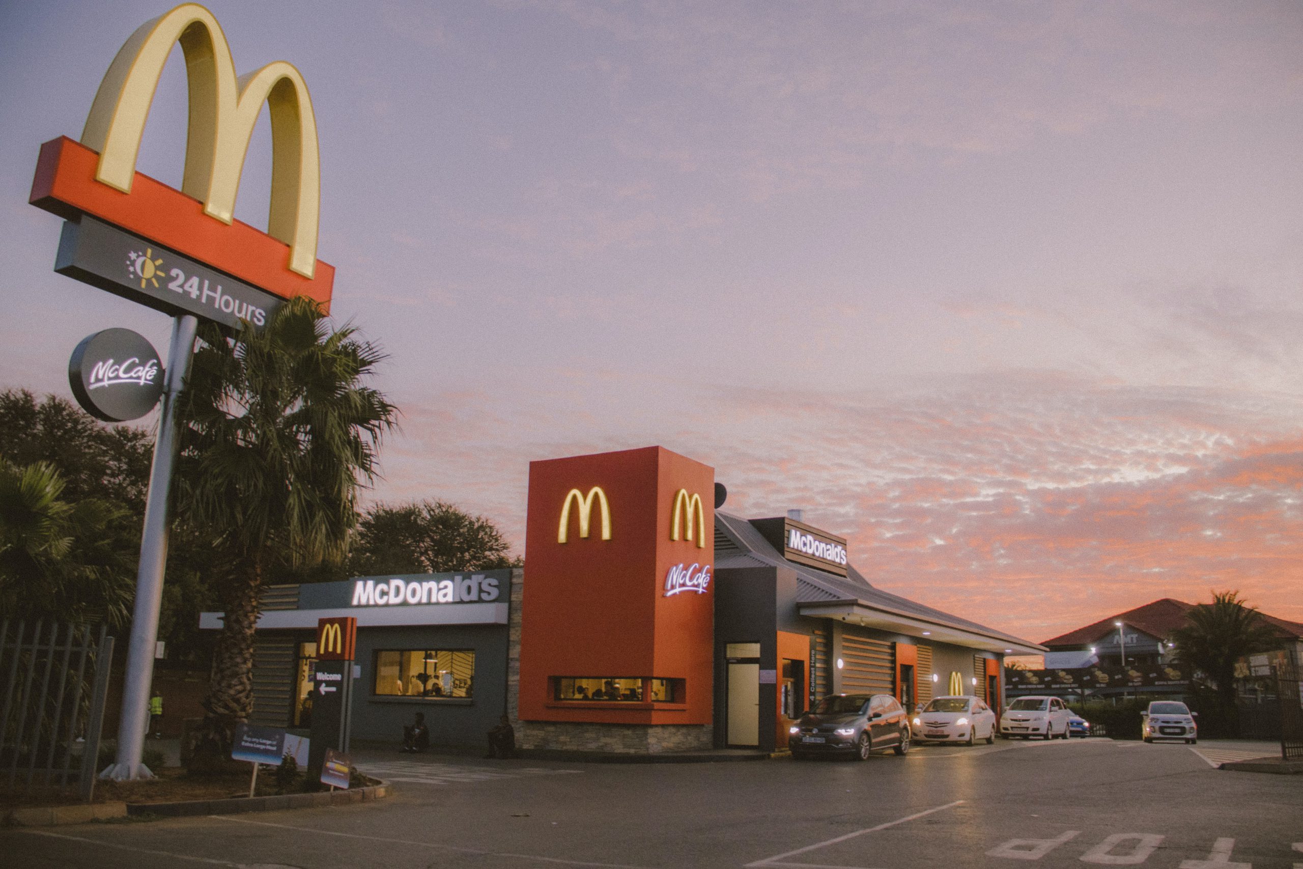 マクドナルド1月16日値上げ、「ハンバーガー」170円「ビッグマック」450円、“倍バーガー”パティ2枚→4枚は200円に