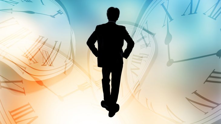 タイムトラベラーが予言。有名人の死は偽装？酸素の代わりになる新元素？